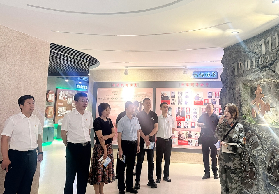 主题党日  四个单位联合 去赤峰市人防宣教基地学习.png