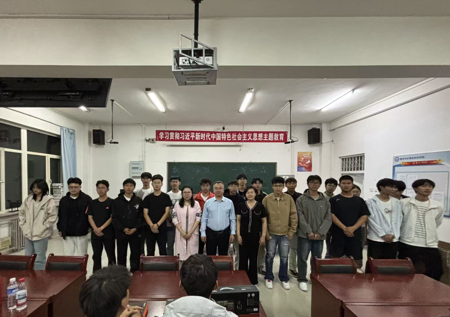 76a1400dbdcb4892ab8182e50362f6be.jpg