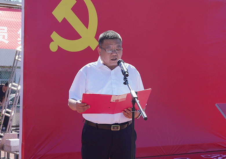 a8fe20a1c90b43679de62bd08516ea12.jpg 雷校长11.jpg