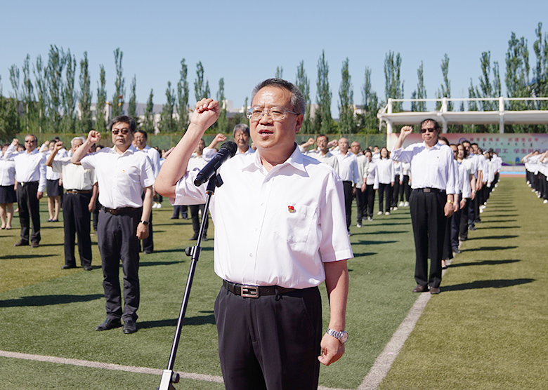 b93b2b49dbe9426bab7bd2f5177e2c70.jpg 刘书记.jpg