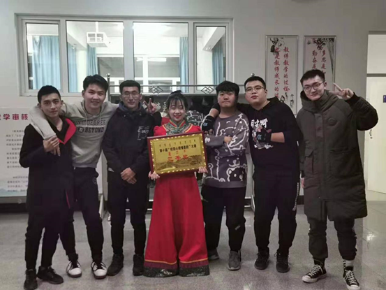 a9b2d6df7250428d96bd349f1f76d250.png image.png