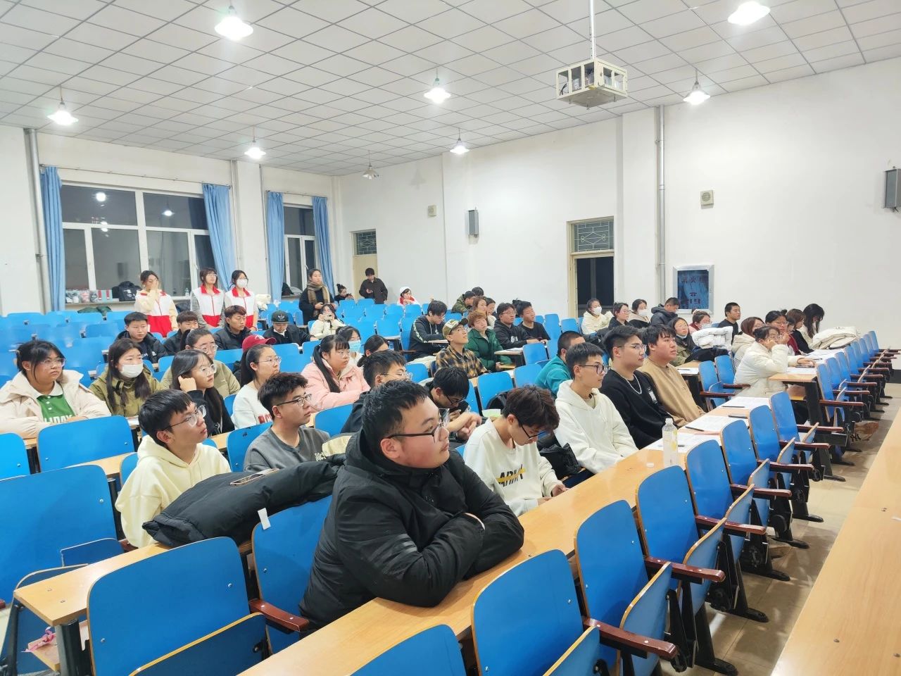 de2b202282714e19a9d5f487a582ebc4.jpg