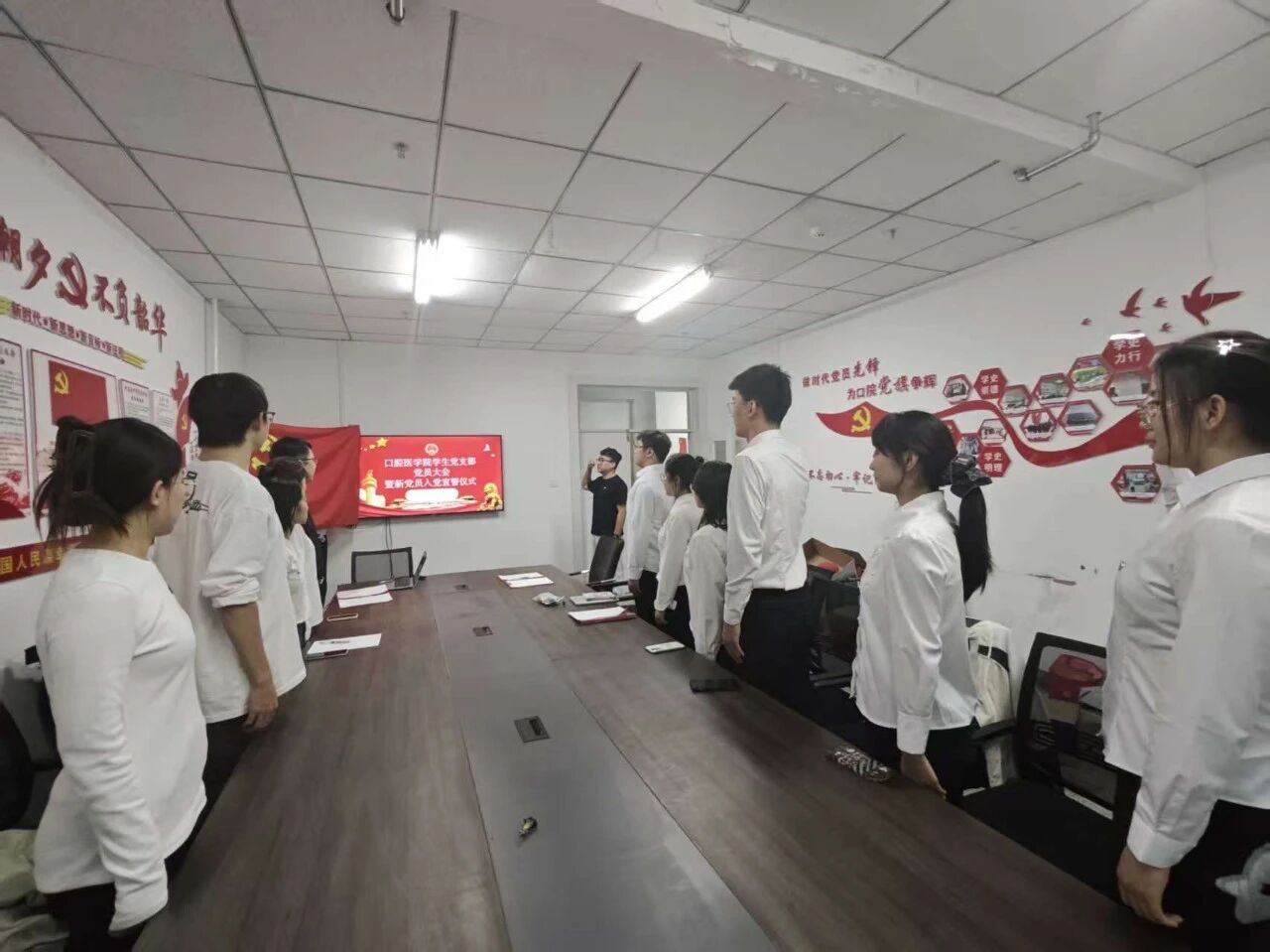 110e0e9d77b84db4856aaa3668696010.jpg 110e0e9d77b84db4856aaa3668696010.jpg