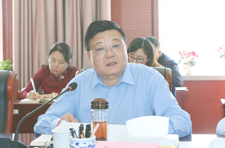 8001117e5c364be5affdb495d71c9418.jpg 雷院长.jpg